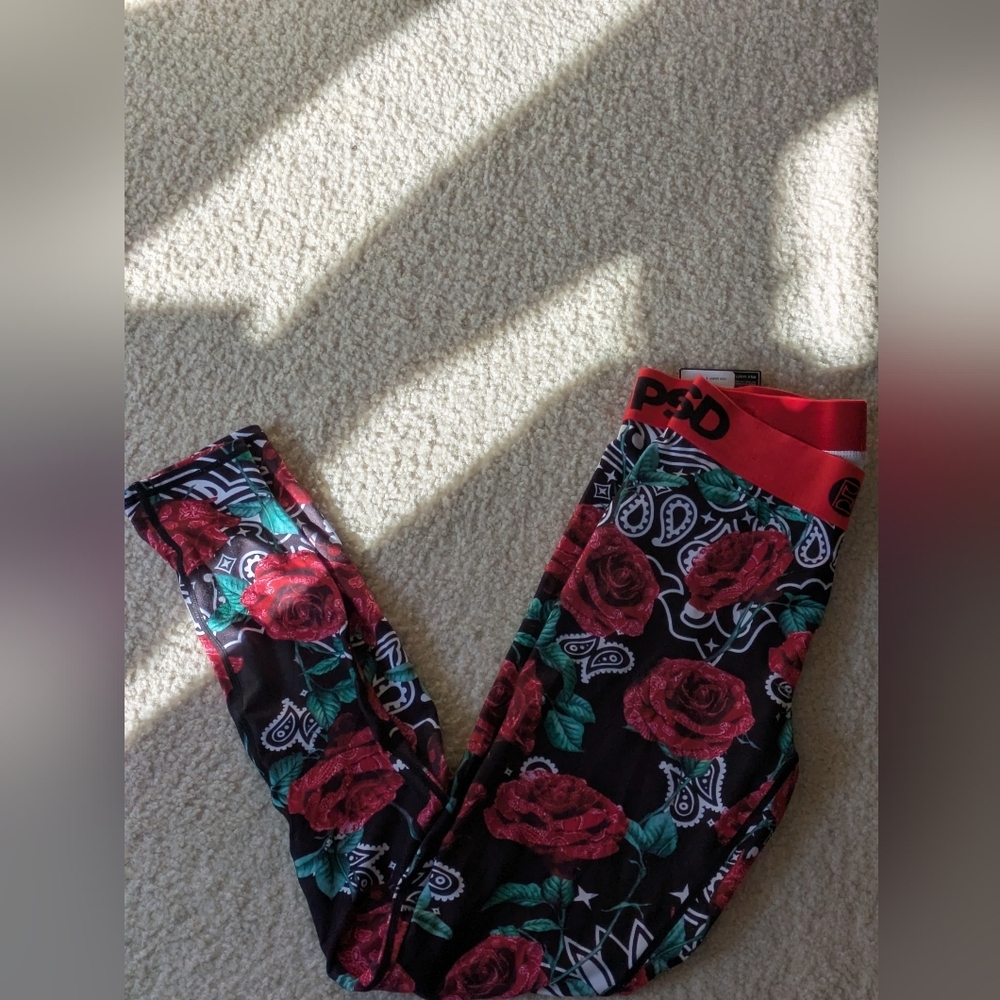 PSD Floral Leggings - Red and Black M NWT
